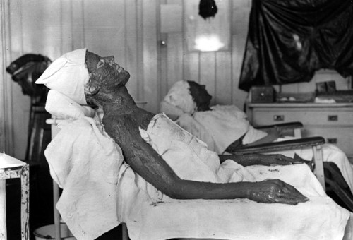 Women Using Radioactive Cosmetic Treatments in 1922