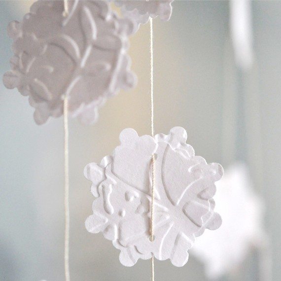 Embossed White Snowflakes Paper Garland
