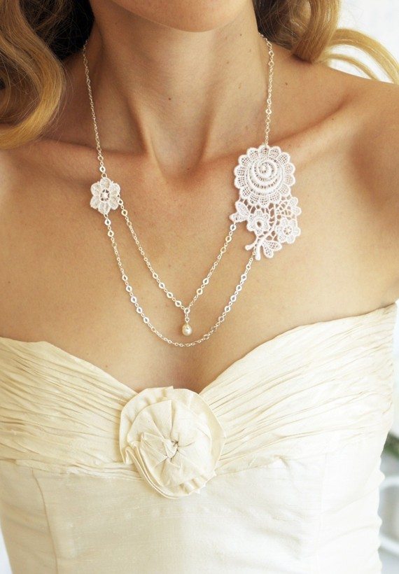 Tiny pearl -White floral Lace necklace