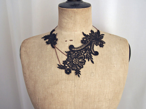 Magnolia black lace necklace