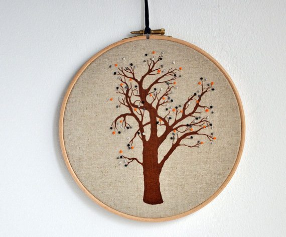 Halloween Tree - Arvore dos Finados - mixed media embroidery hoop art