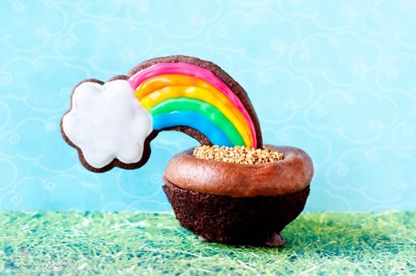 End of the Rainbow Saint Patrick's Day Cupcakes